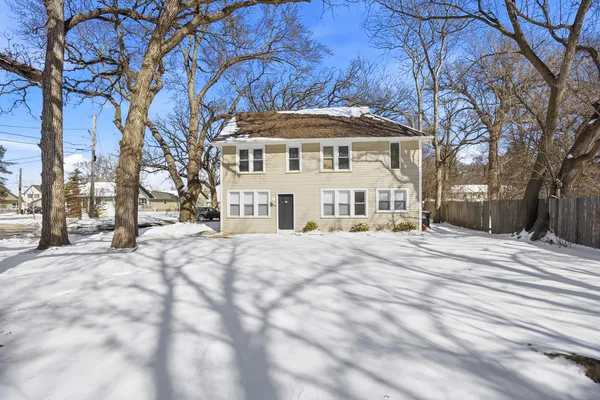 $449,900 | 2908 Oakwood Avenue, McHenry, IL 60051