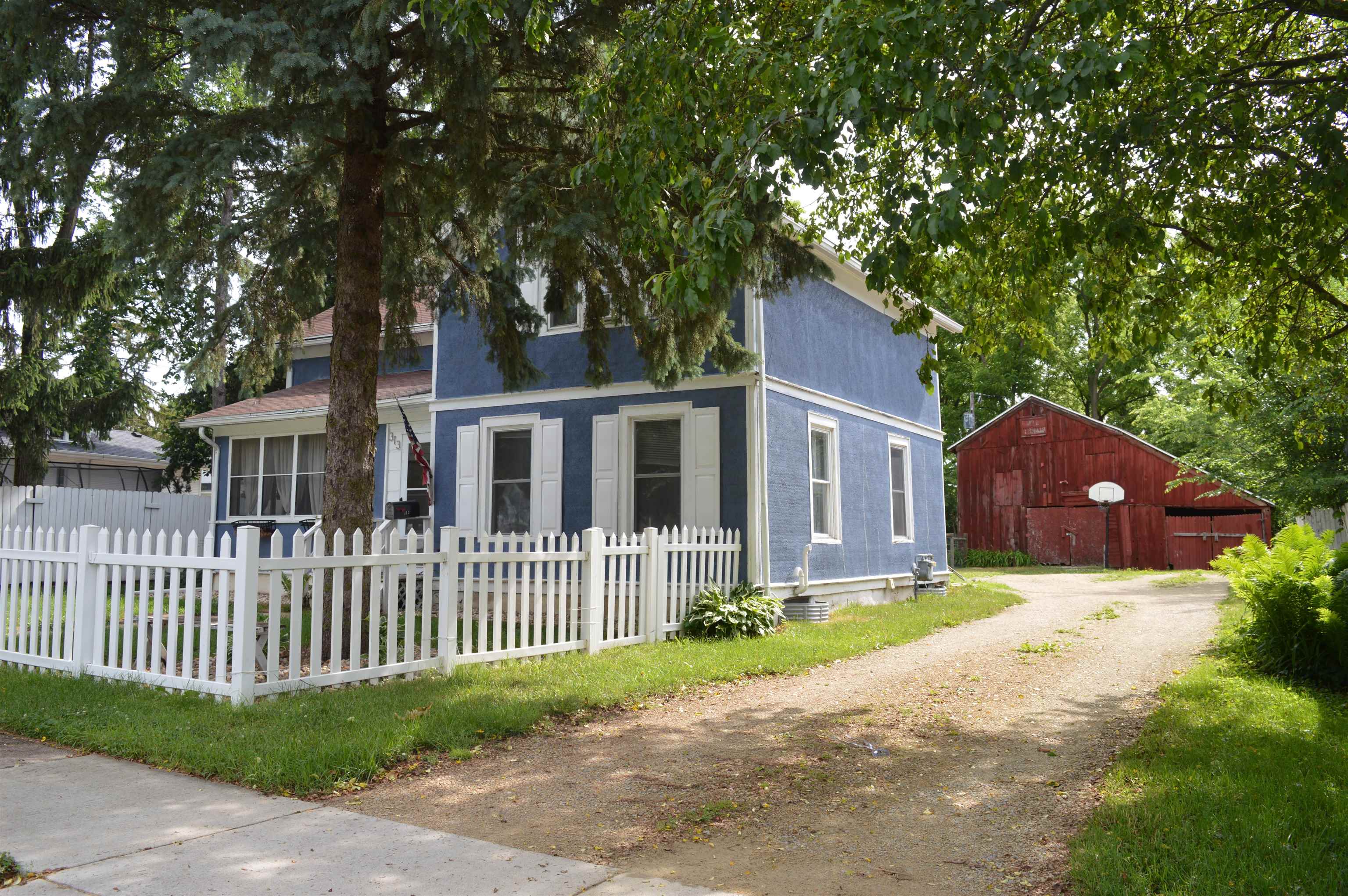 313 Pleasant Street Clinton, WI 53525 - Photo 36 of 42