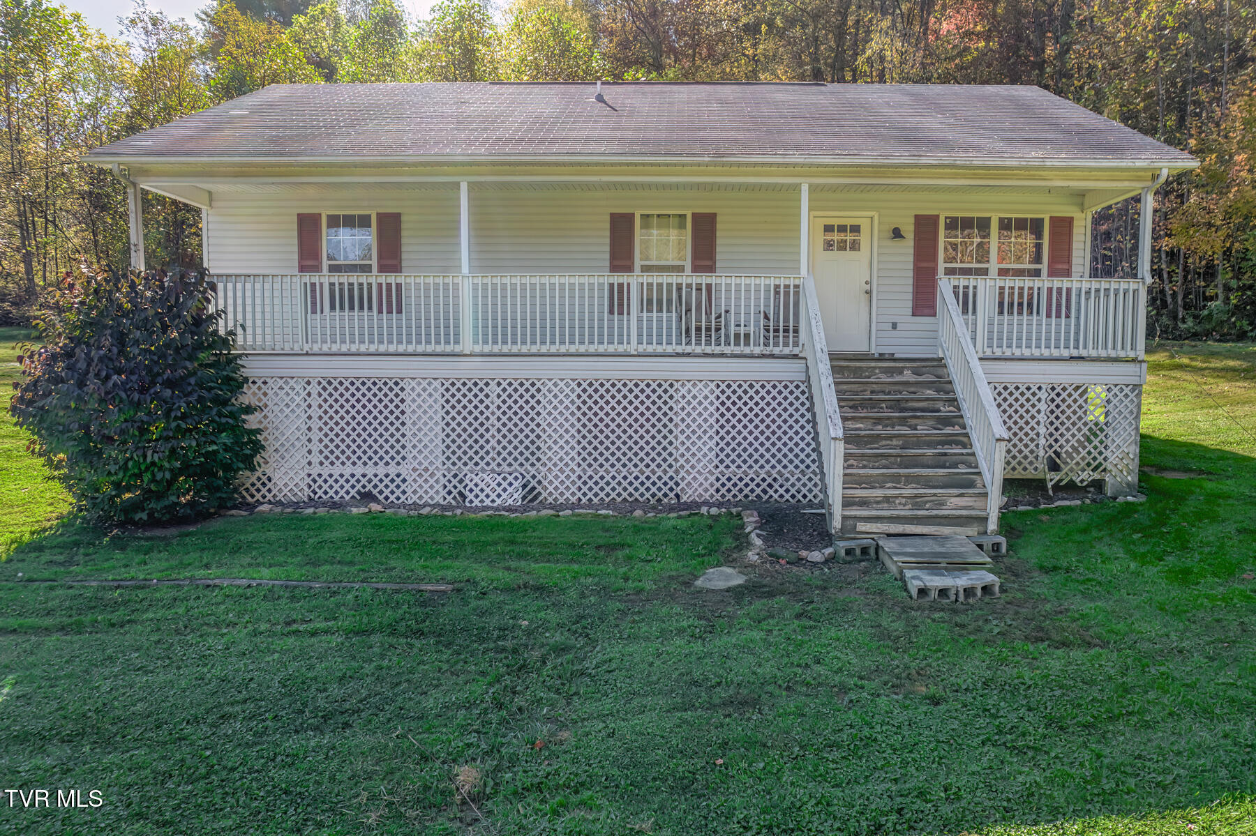 318 Wayne Laws Rd-1