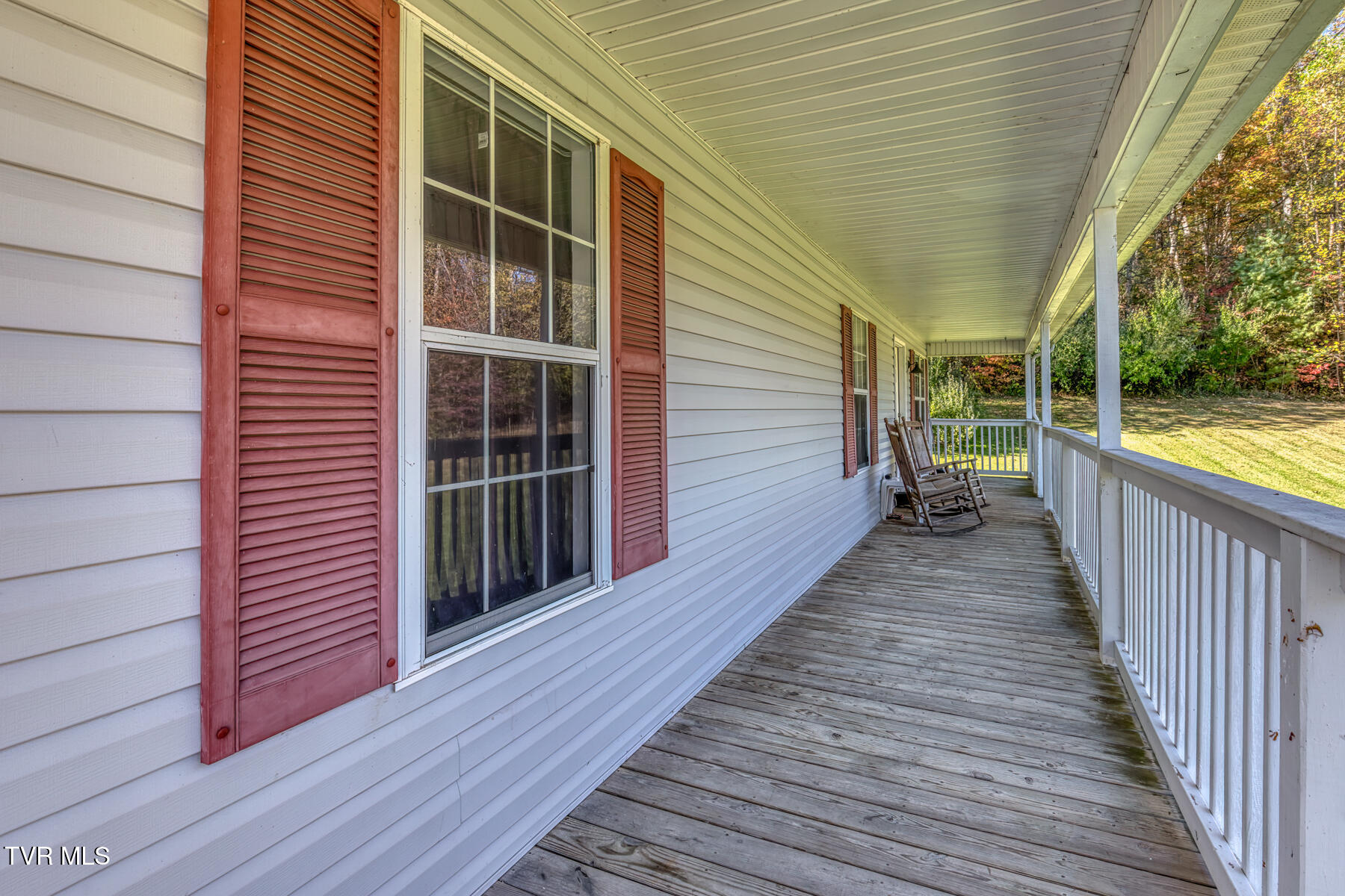 318 Wayne Laws Road Butler, TN 37640 - Photo 2 of 28 318 Wayne Laws Rd-2