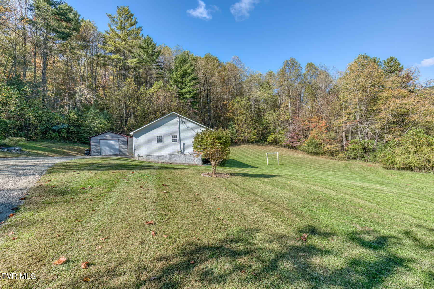 318 Wayne Laws Road Butler, TN 37640 - Photo 23 of 28 318 Wayne Laws Rd-23