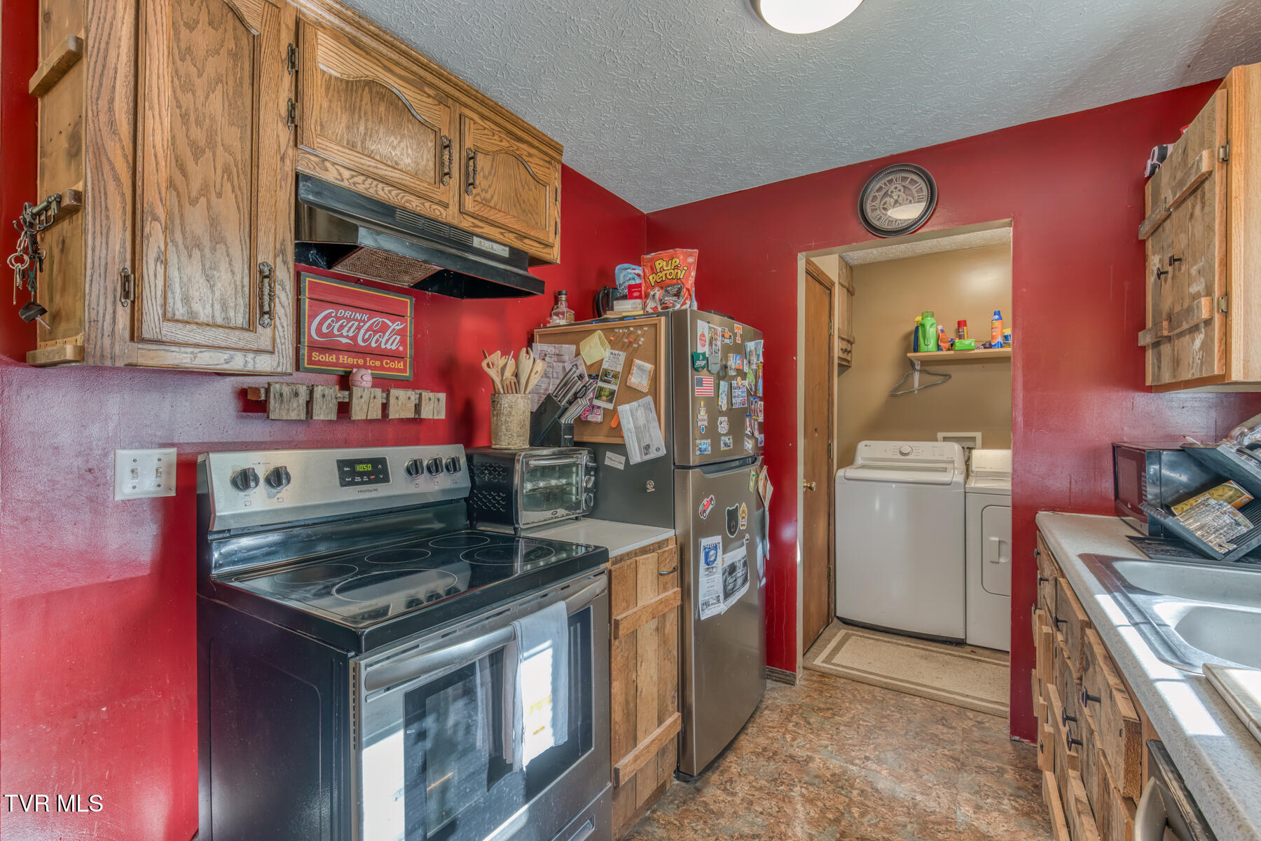 318 Wayne Laws Road Butler, TN 37640 - Photo 10 of 28 318 Wayne Laws Rd-10