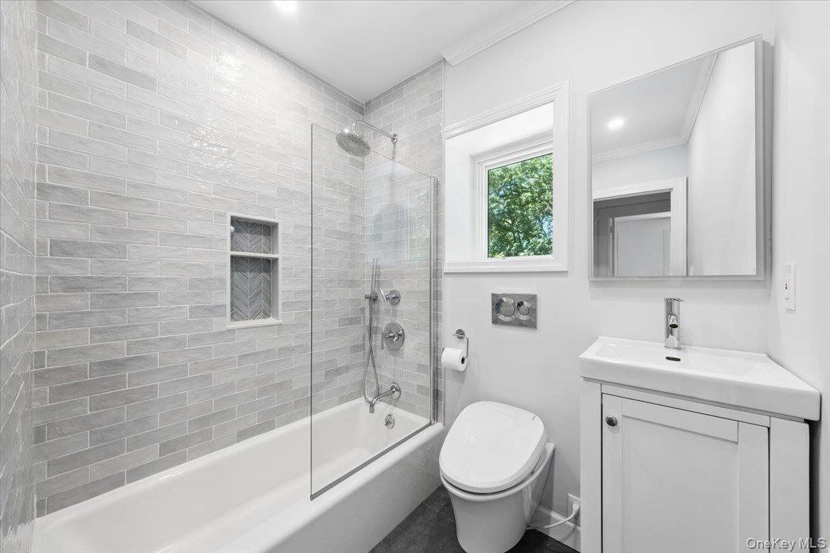 65 Wildwood Road New Rochelle, NY 10804 - Photo 13 of 29