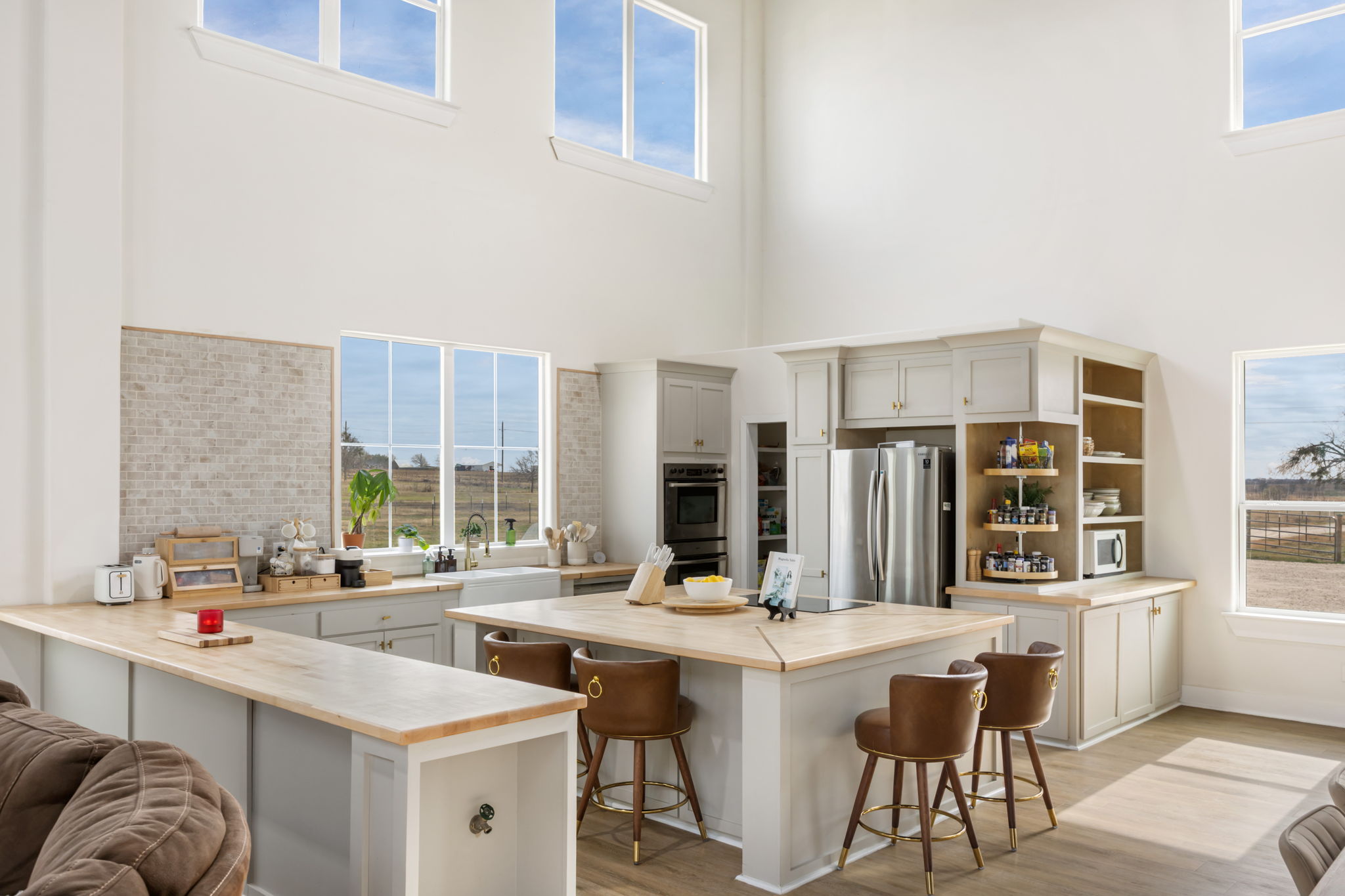 735 County Road 304 East Jarrell, TX 76537 - Photo 3 of 40