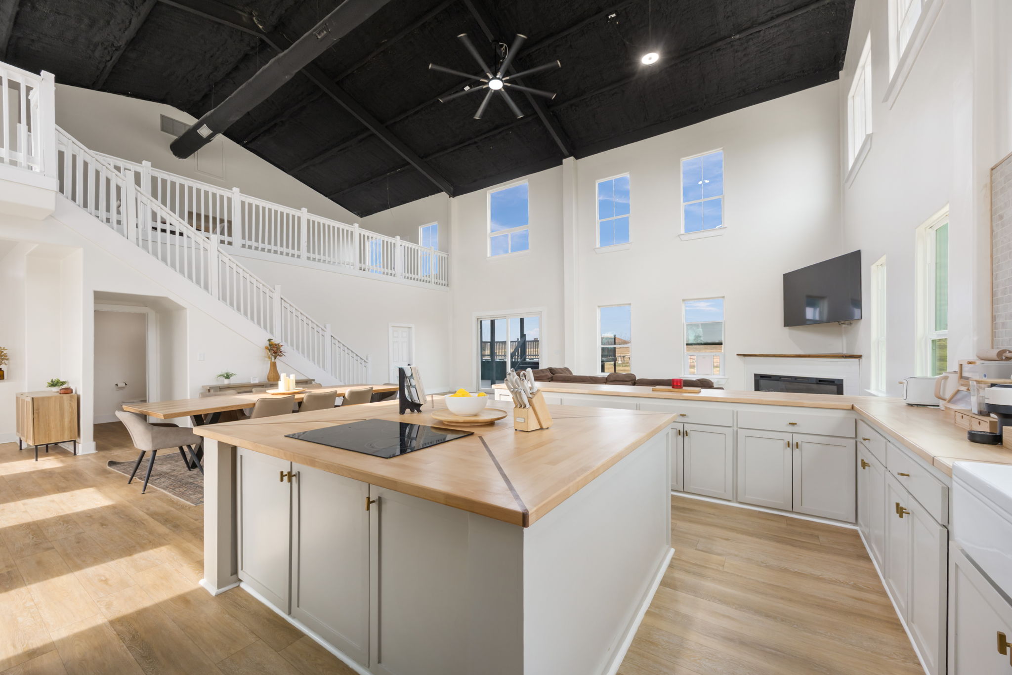 735 County Road 304 East Jarrell, TX 76537 - Photo 4 of 40