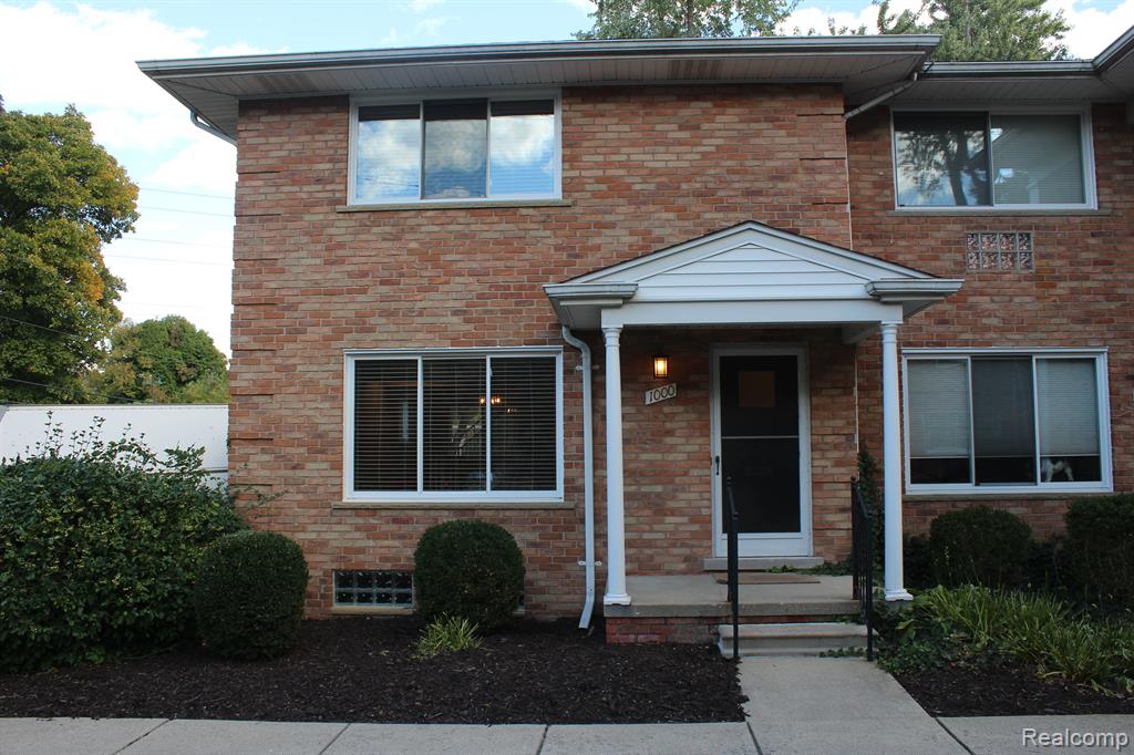 1006 Tottenham Road Birmingham, MI 48009 - Photo 1 of 50