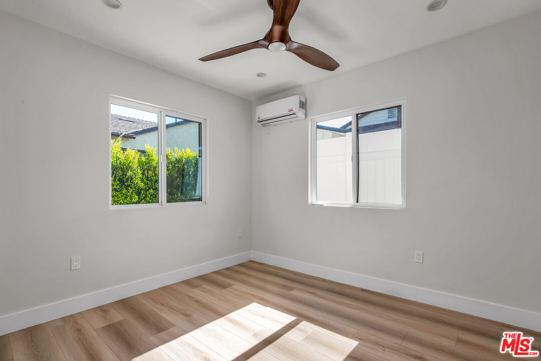 2766 North Frederic Street Burbank, CA 91504 - Photo 9 of 18