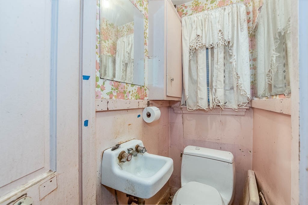33 Morey Road Boston, MA 02132 - Photo 17 of 33
