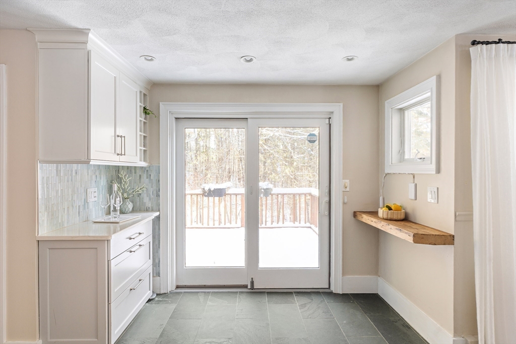 12 Campmeeting Road Topsfield, MA 01983 - Photo 13 of 38