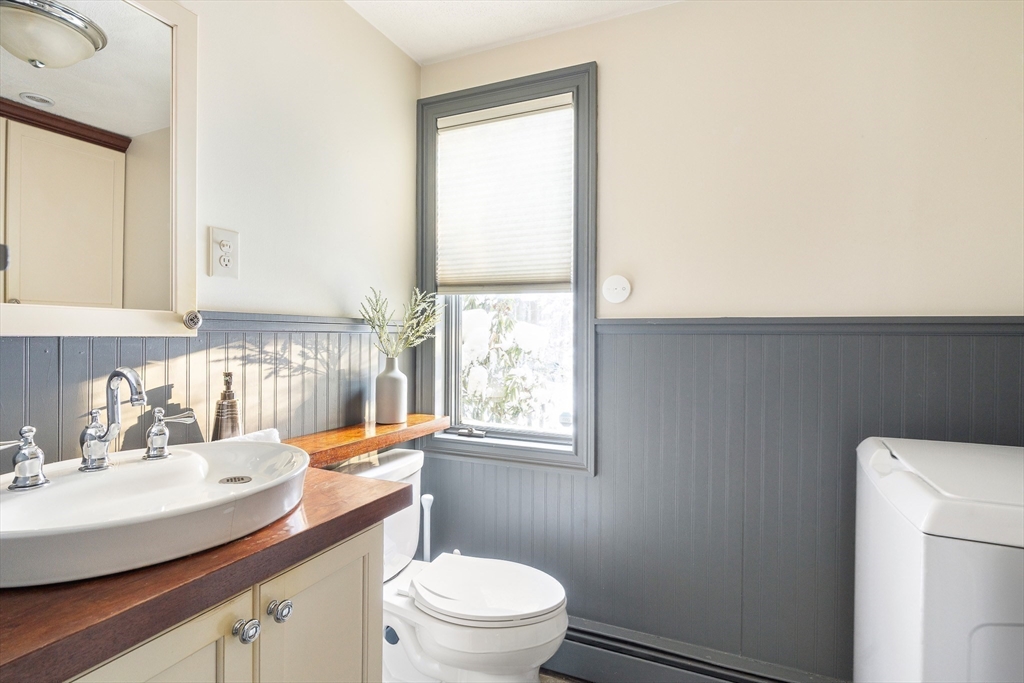 12 Campmeeting Road Topsfield, MA 01983 - Photo 16 of 38