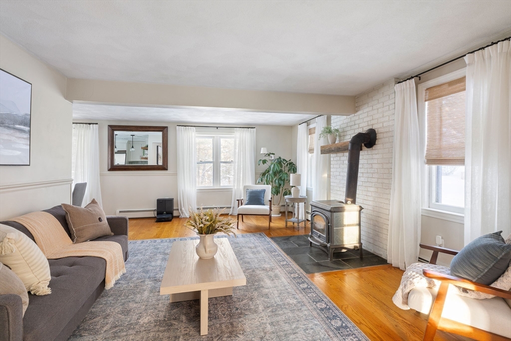 12 Campmeeting Road Topsfield, MA 01983 - Photo 5 of 38