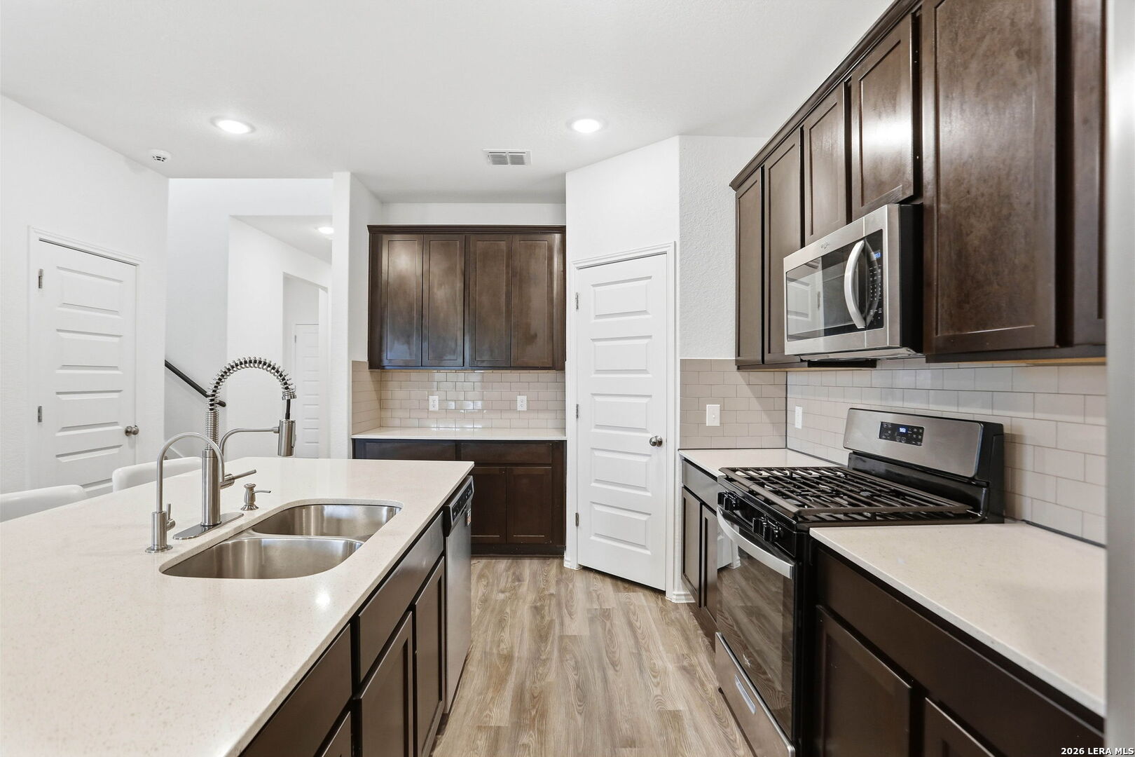 13250 Hagerd Loop St. Hedwig, TX 78152 - Photo 8 of 31