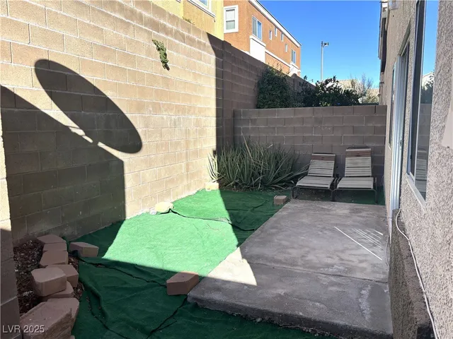 $1,750 | 9303 Gilcrease Avenue, Unit 1048, Las Vegas, NV 89149