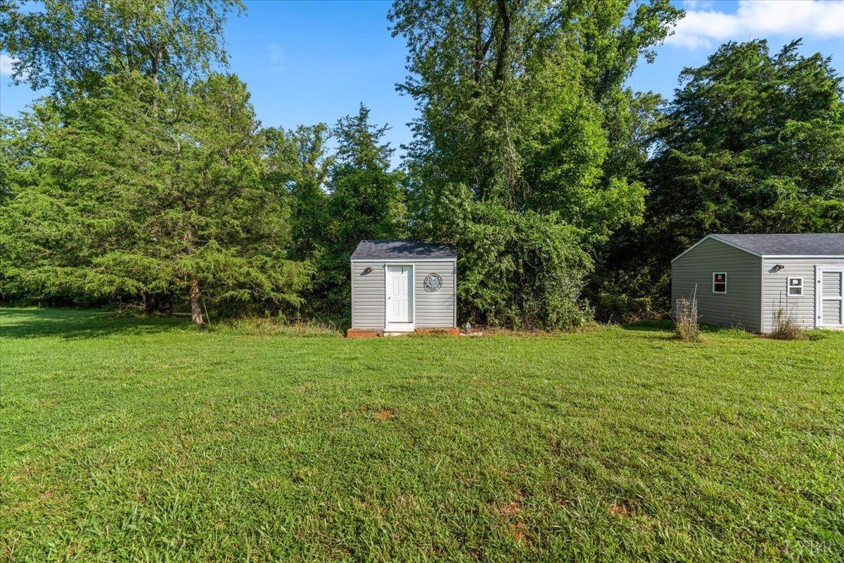 854 Kenmore Road Amherst, VA 24521 - Photo 27 of 37 a house view with a garden