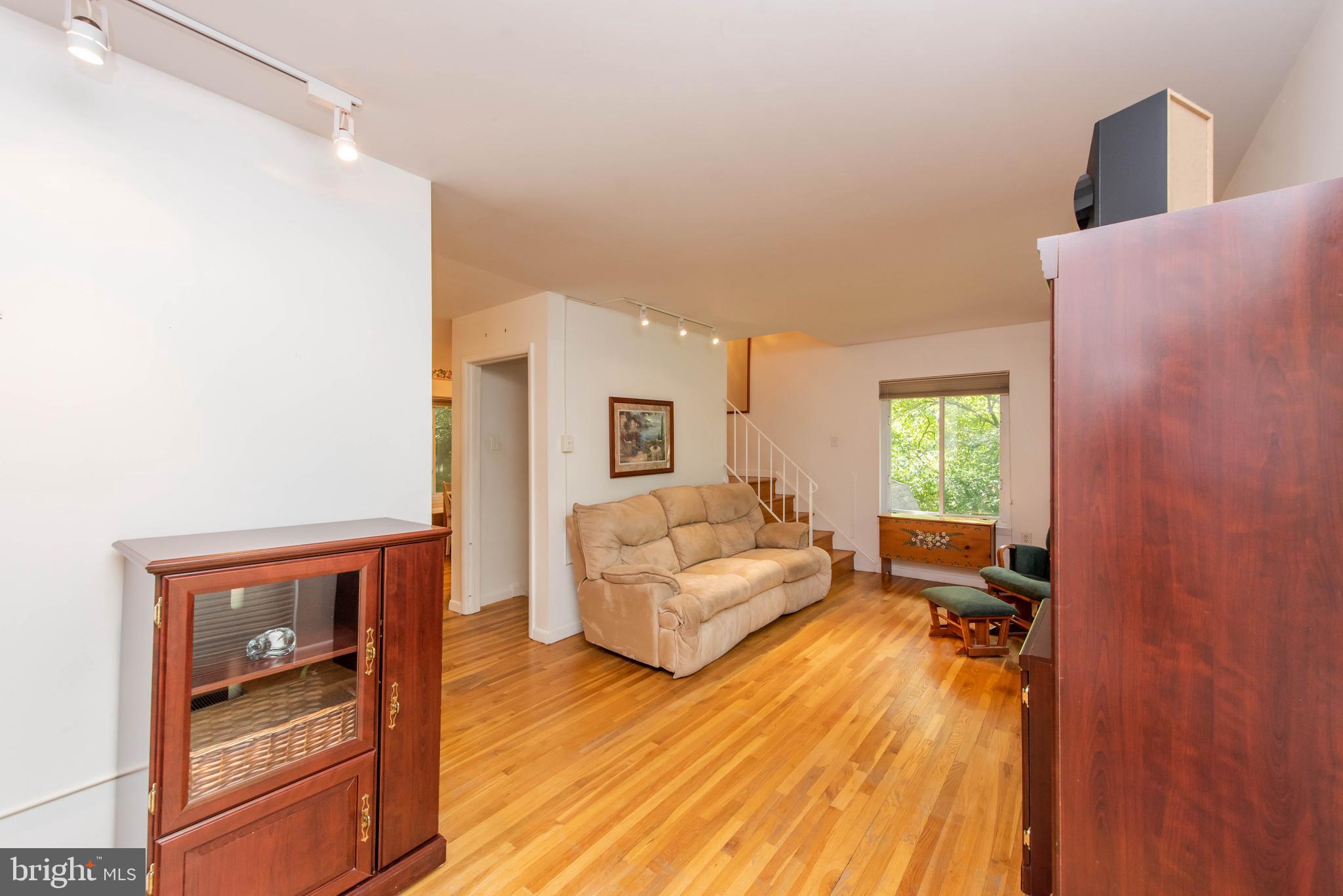 65 Ridge Road, Unit J Greenbelt, MD 20770 - Photo 4 of 36 Living Room