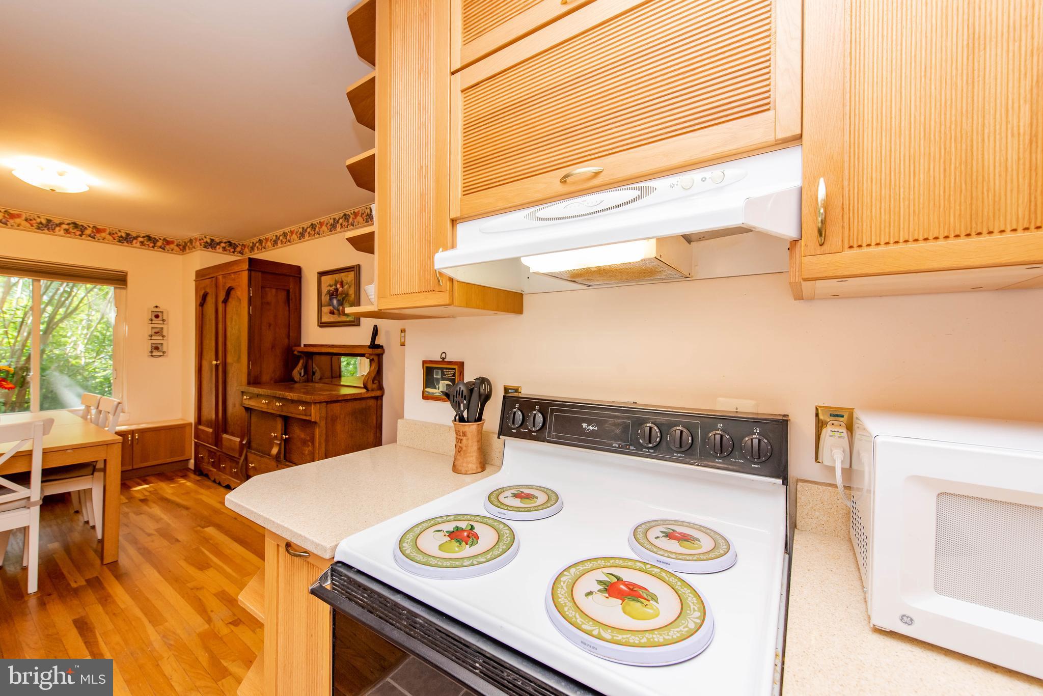 65 Ridge Road, Unit J Greenbelt, MD 20770 - Photo 9 of 36 Kitchen