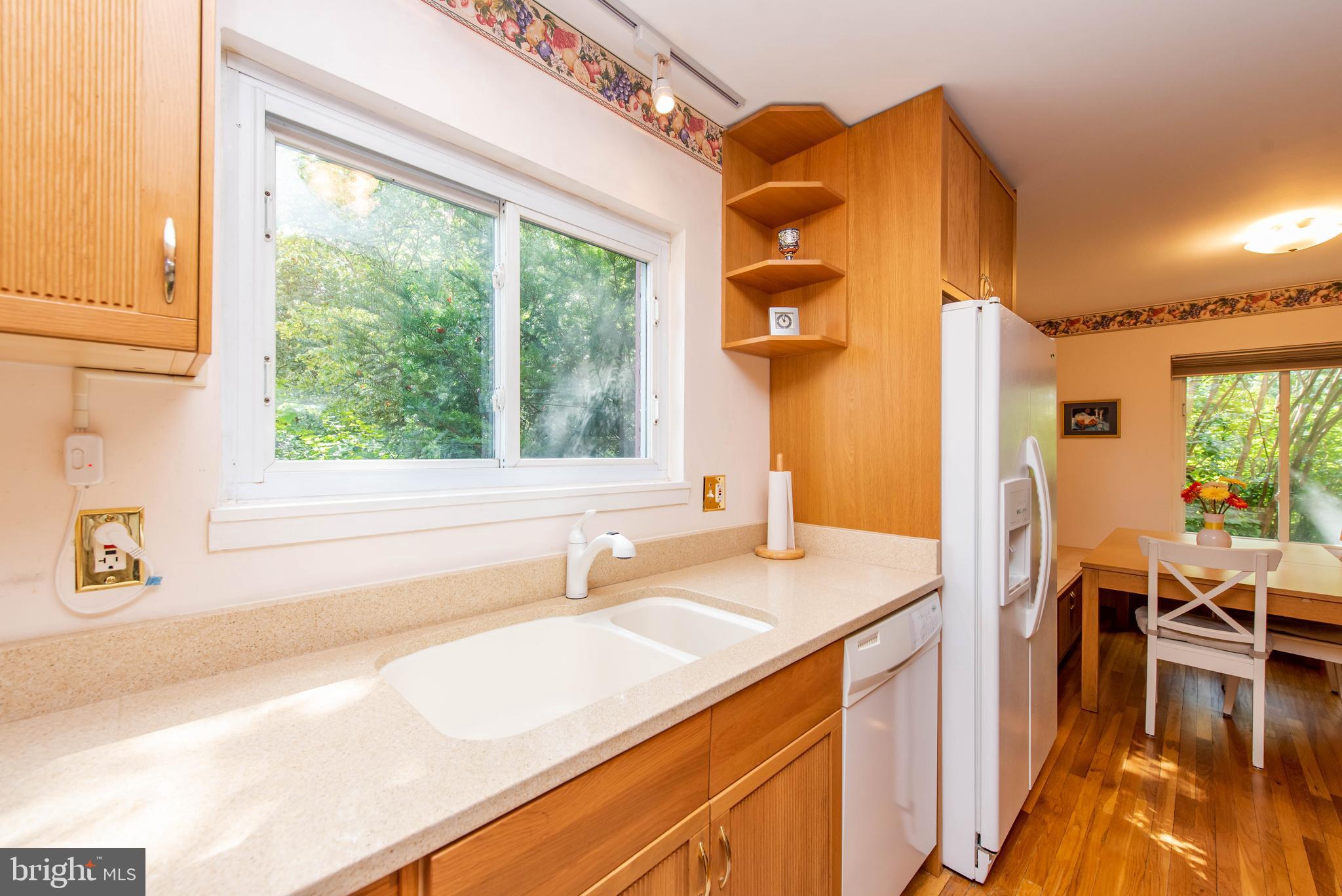65 Ridge Road, Unit J Greenbelt, MD 20770 - Photo 10 of 36 Kitchen