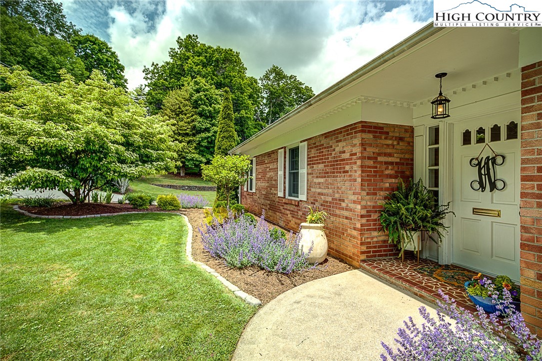 156 Watauga Drive Boone, NC 28607 - Photo 5 of 36 Gallery Image 5