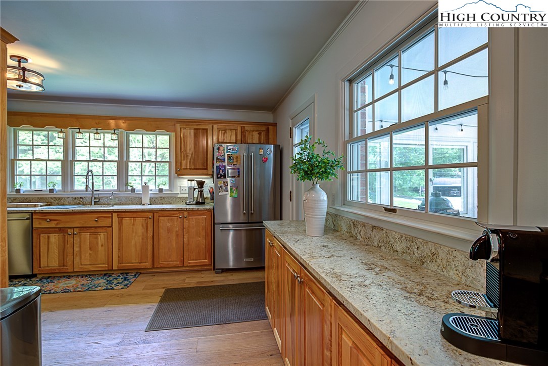 156 Watauga Drive Boone, NC 28607 - Photo 9 of 36 Gallery Image 9
