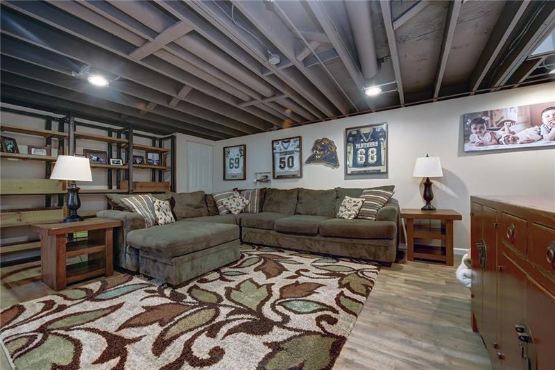 1310 Old Meadow Road Pittsburgh, PA 15241 - Photo 19 of 25 Gallery Image 19