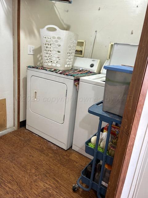 207 North Street Claude, TX 79019 - Photo 20 of 27 a utility room with dryer and washer