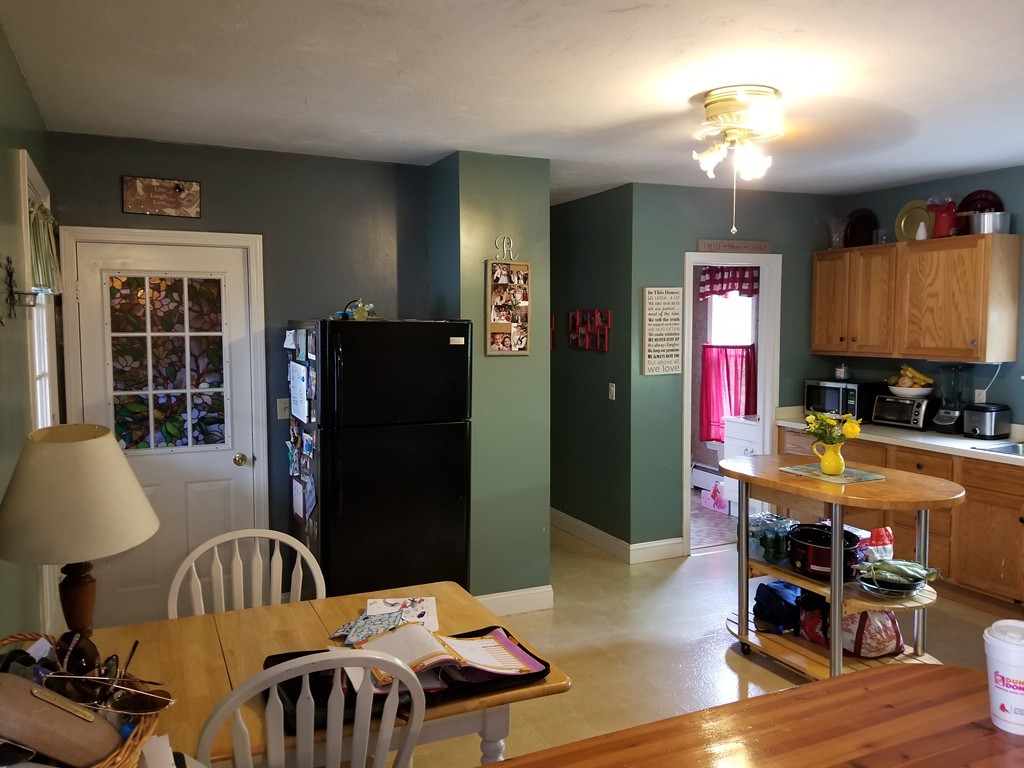 376 High Street Clinton, MA 01510 - Photo 4 of 11 Gallery Image 4