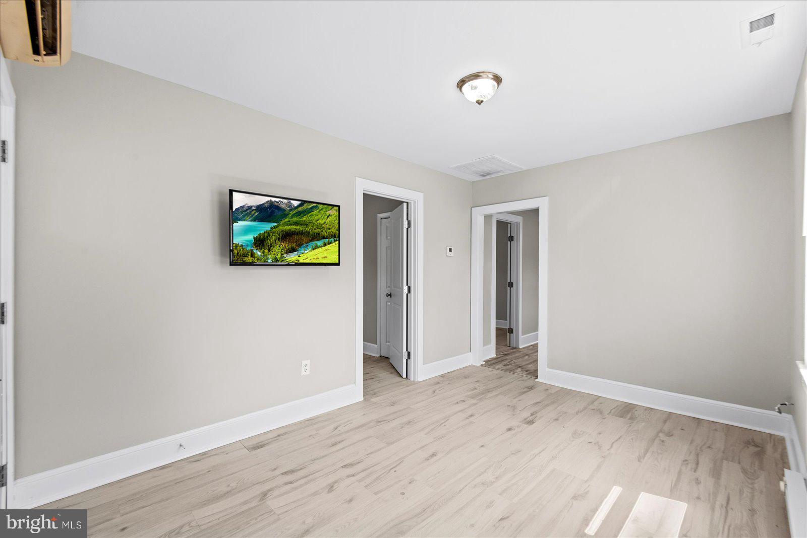 58 Longfield Road Colonial Beach, VA 22443 - Photo 11 of 31 Living Room w/televion included