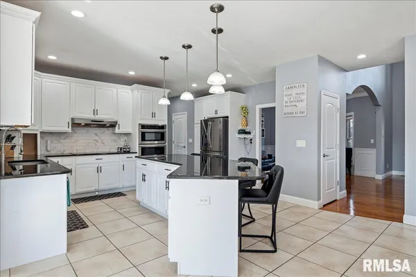$545,900 | 2505 Centennial Drive, Springfield, IL 62711