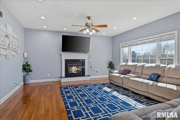 $545,900 | 2505 Centennial Drive, Springfield, IL 62711