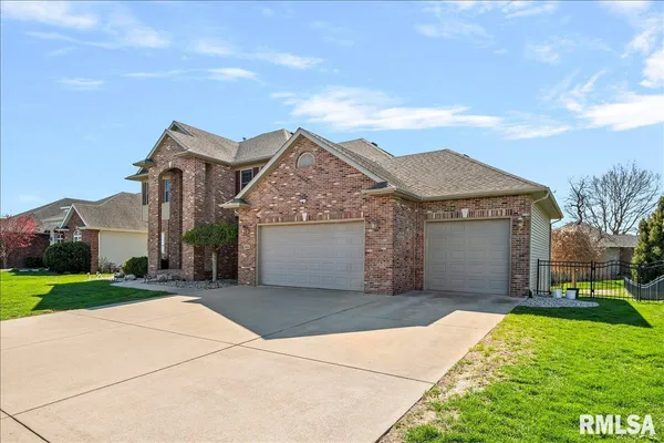 $545,900 | 2505 Centennial Drive, Springfield, IL 62711