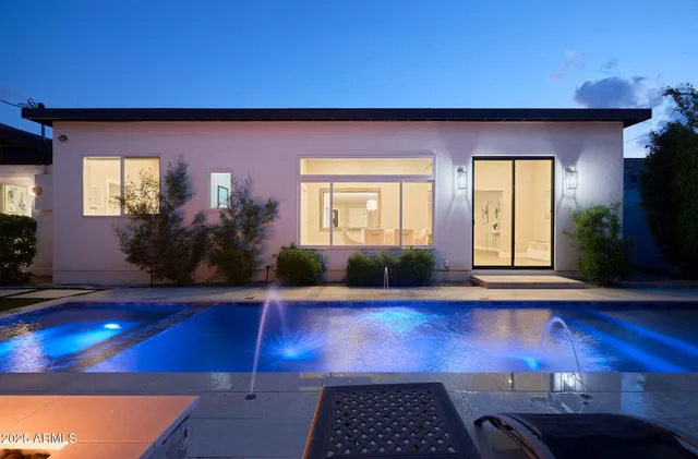 a view of livingroom with furniture