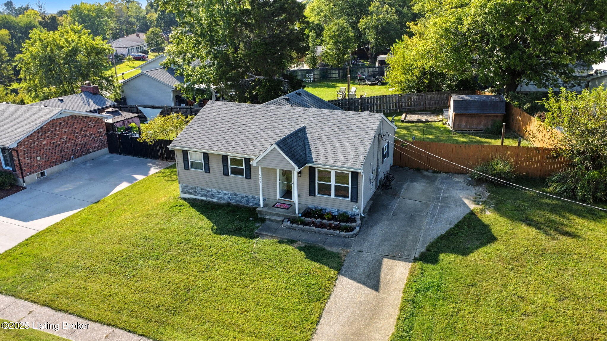 6606 El Rancho Road Louisville, KY 40291 - Photo 8 of 43 12-web-or-mls-dji_fly_20251003_163400_27