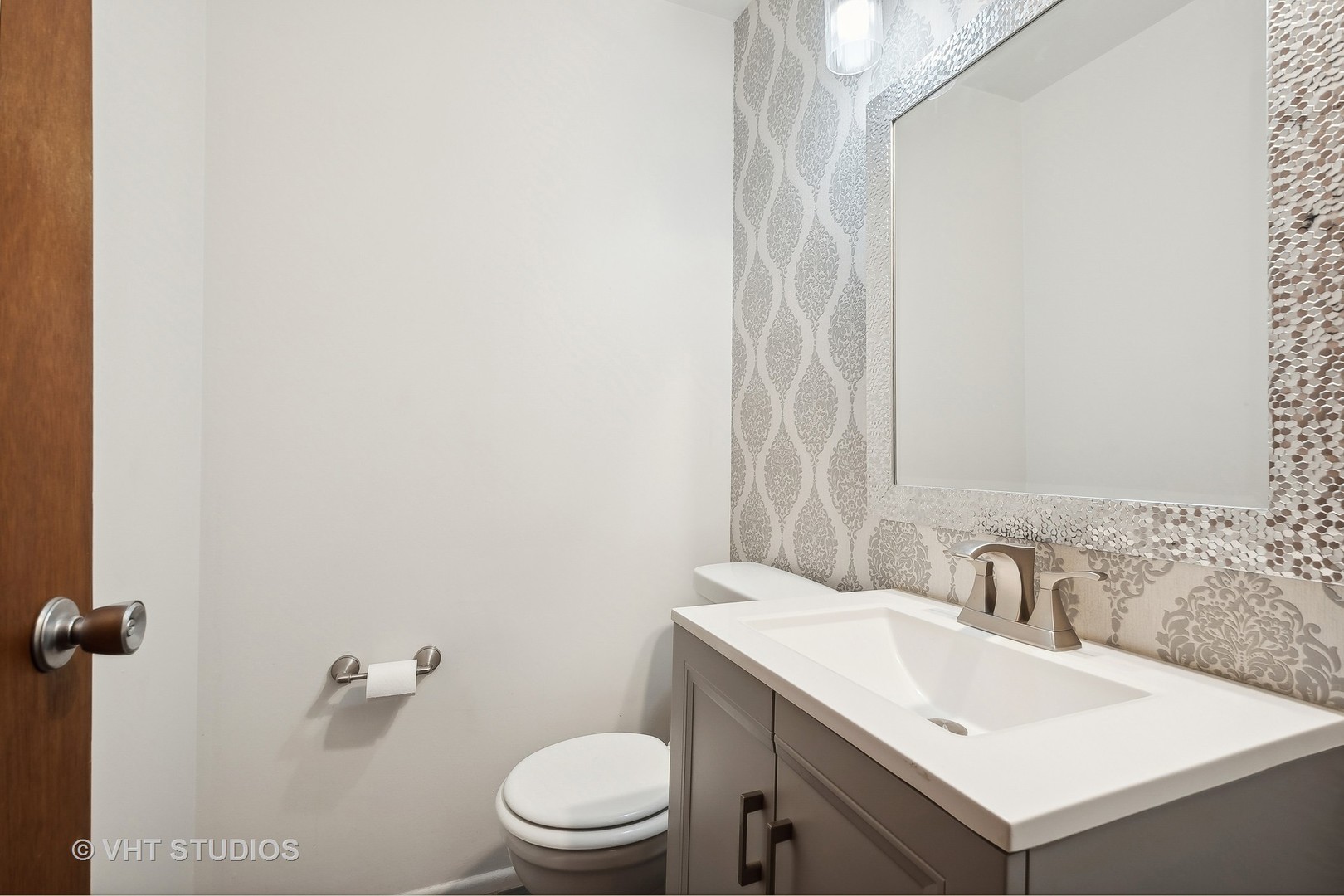 1567 Ridge Avenue, Unit 405 Evanston, IL 60201 - Photo 13 of 17 Gallery Image 13