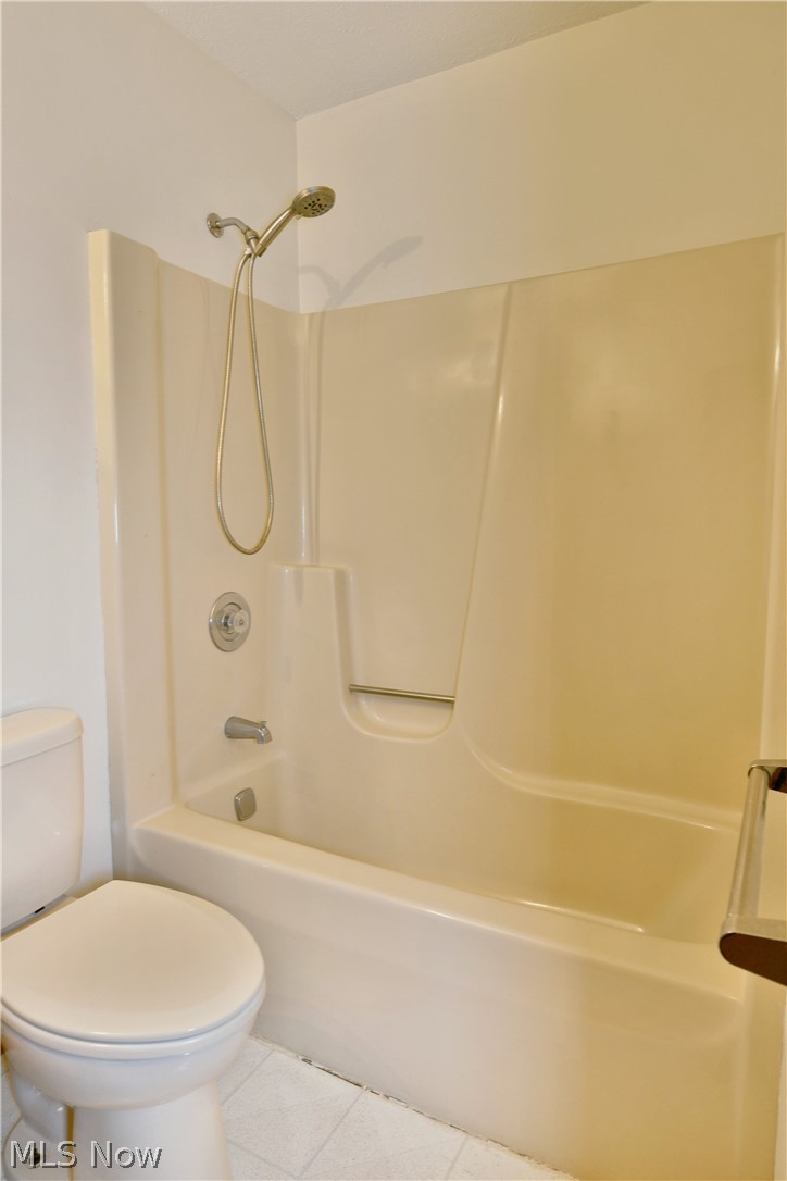 2237 Cadwallader-Sonk Road, Unit A Cortland, OH 44410 - Photo 38 of 50