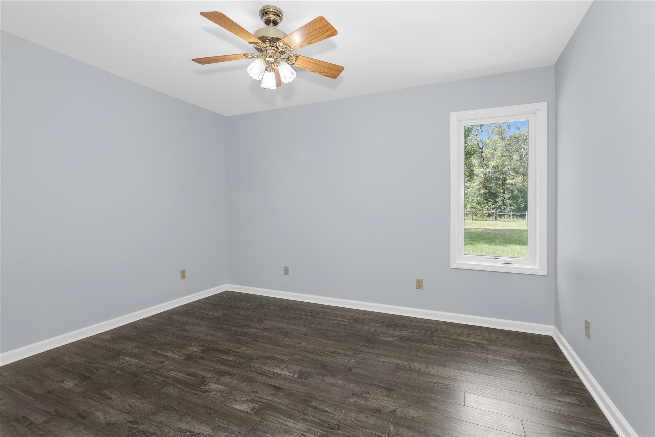 586 Diggs Road Willis, TX 77378 - Photo 17 of 44 Bedroom