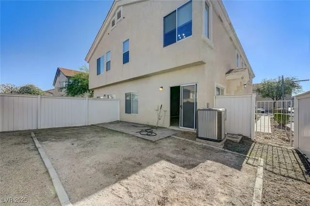 $320,000 | 6332 Heavy Gorge Avenue, Unit 103, Henderson, NV 89011