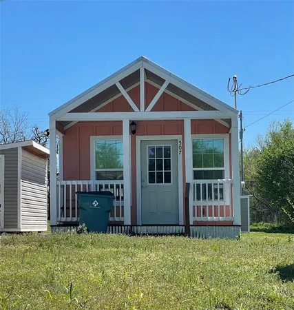 $155,000 | 507 Ussery Street, Bowie, TX 76230