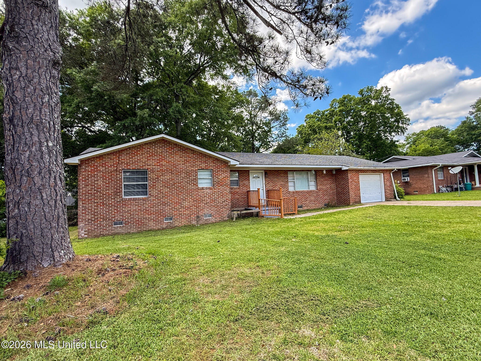 312 Butler Street McComb, MS 39648 - Photo 2 of 18 IMG_7836