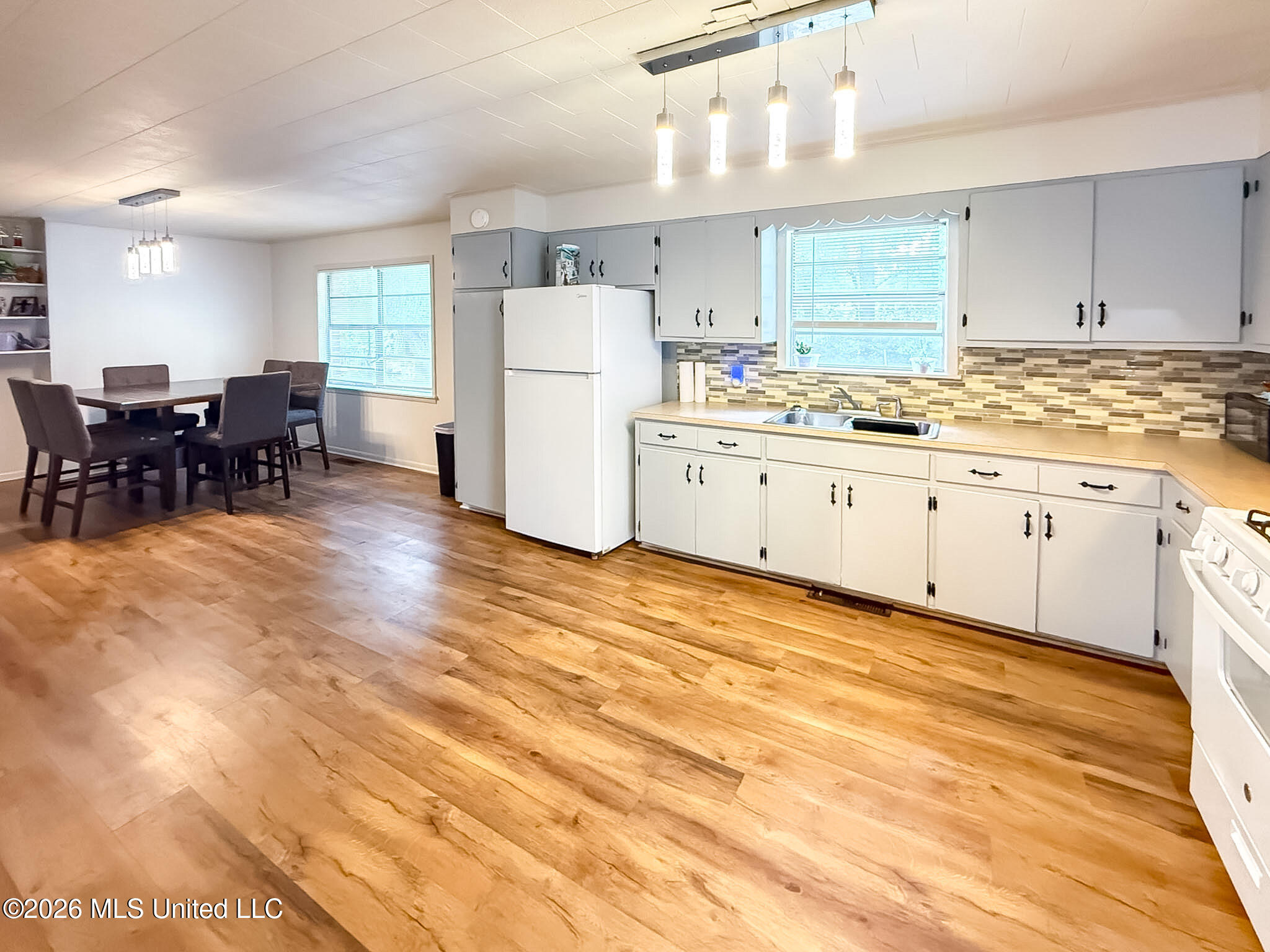 312 Butler Street McComb, MS 39648 - Photo 3 of 18 IMG_7815