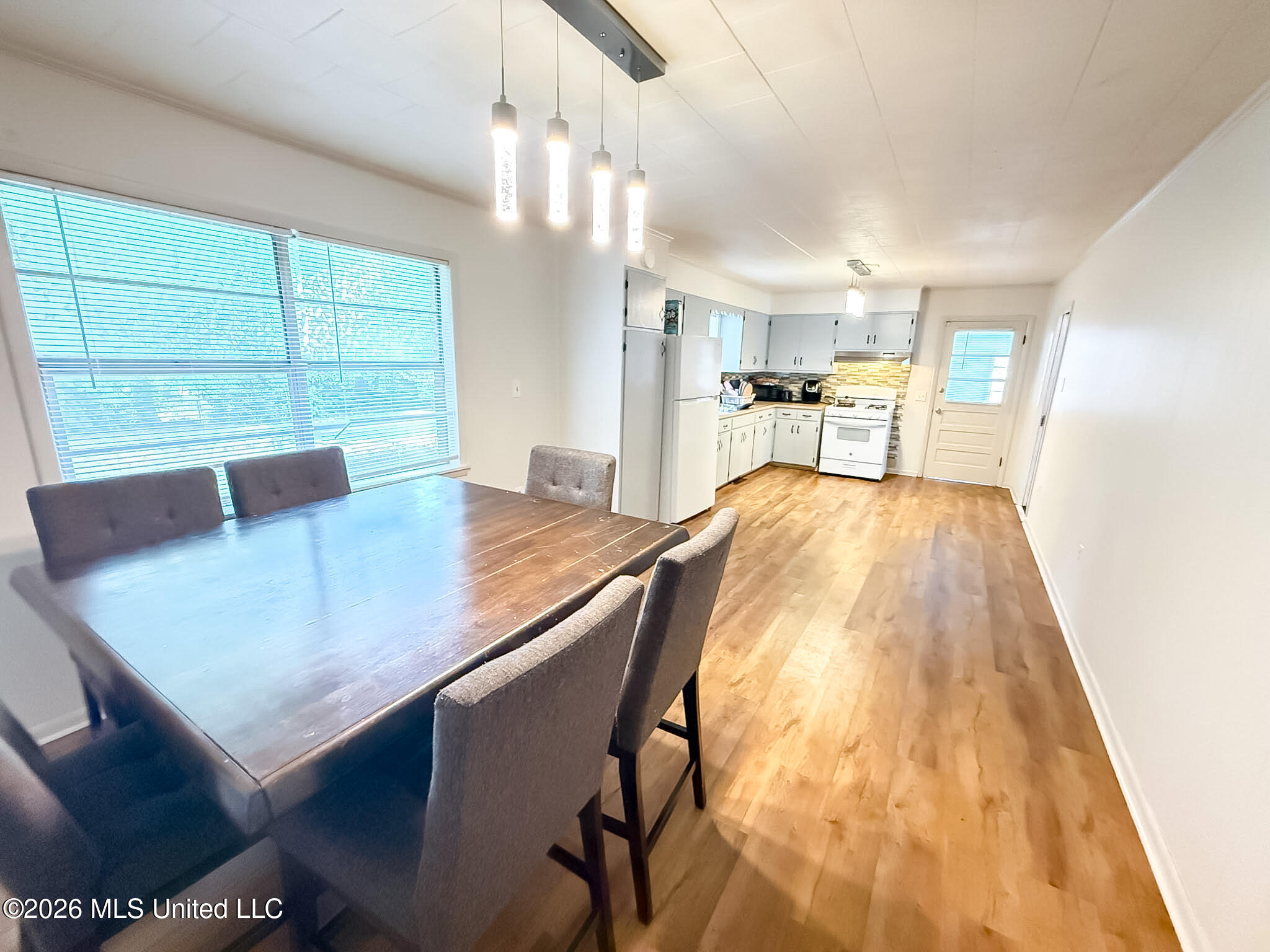 312 Butler Street McComb, MS 39648 - Photo 4 of 18 IMG_7817