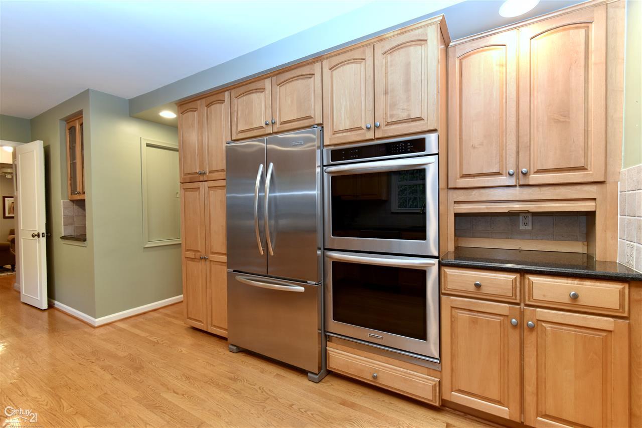 131 Lothrop Road Grosse Pointe Farms, MI 48236 - Photo 17 of 21