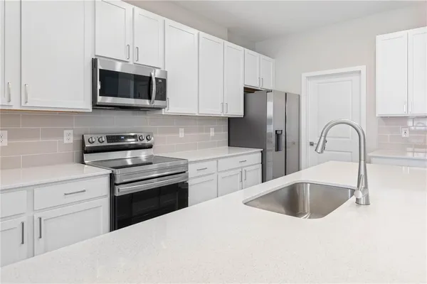 $2,200 | 789 West Hallam Drive, Dunnellon, FL 34434