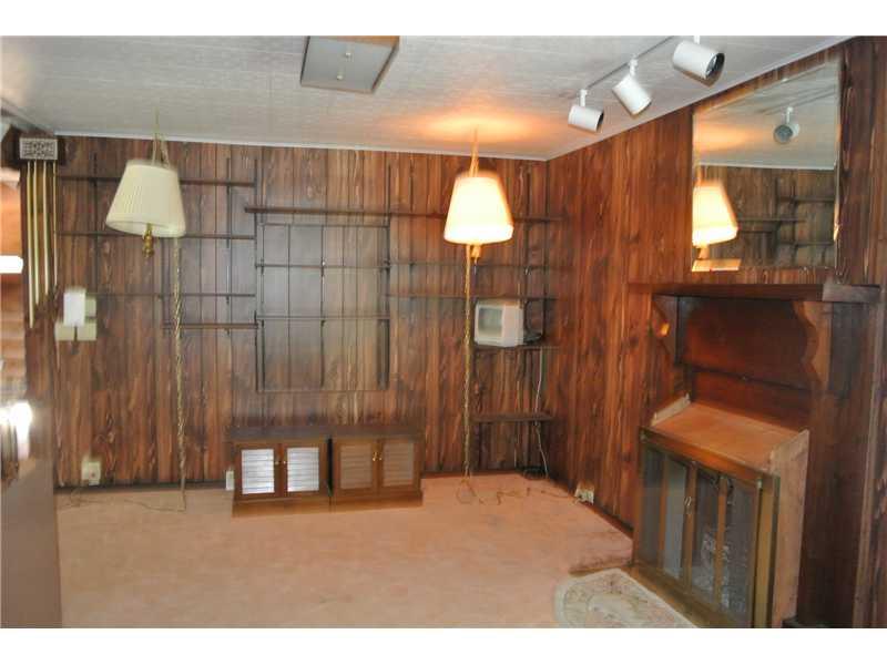 779 Schenley Road Leechburg, PA 15656 - Photo 12 of 13 Living Room.