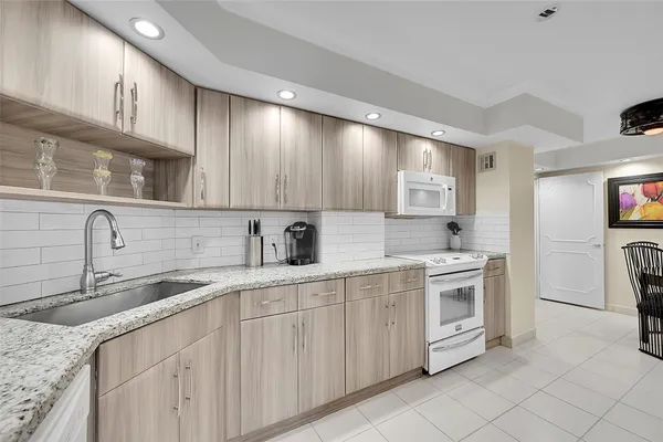 $5,000 | 111 North Pompano Beach Boulevard, Unit PH3, Pompano Beach, FL 33062