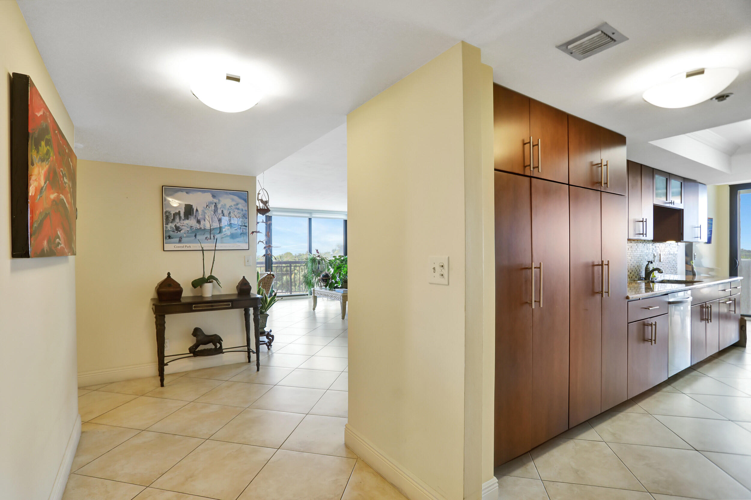 2001 North Ocean Boulevard, Unit 501 Boca Raton, FL 33431 - Photo 13 of 59 13_001l3996