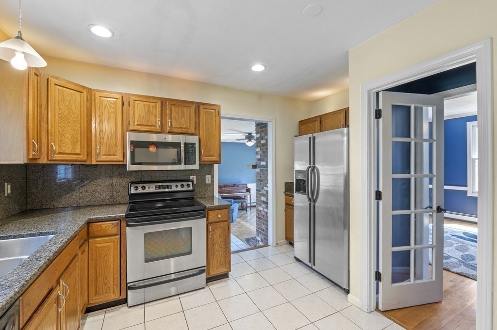 27 Country Club Road North Reading, MA 01864 - Photo 22 of 38 Gallery Image 22