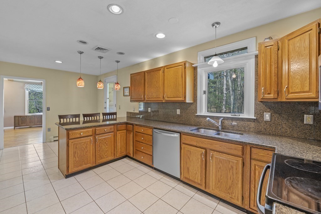 27 Country Club Road North Reading, MA 01864 - Photo 23 of 38 Gallery Image 23