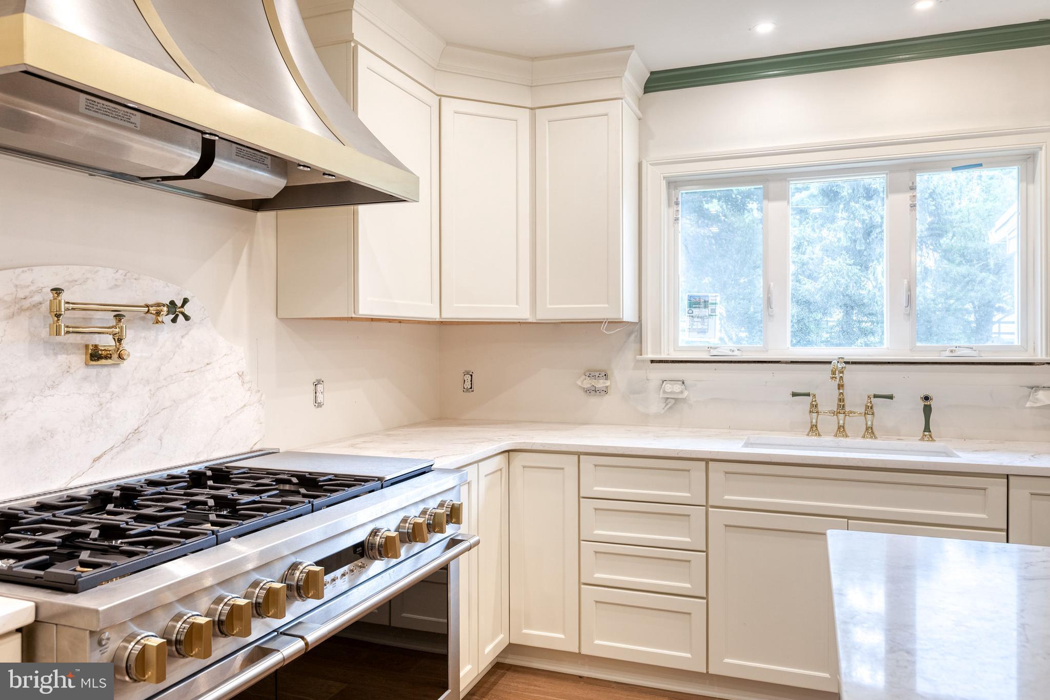 8205 Tally Ho Road Lutherville-Timonium, MD 21093 - Photo 12 of 38