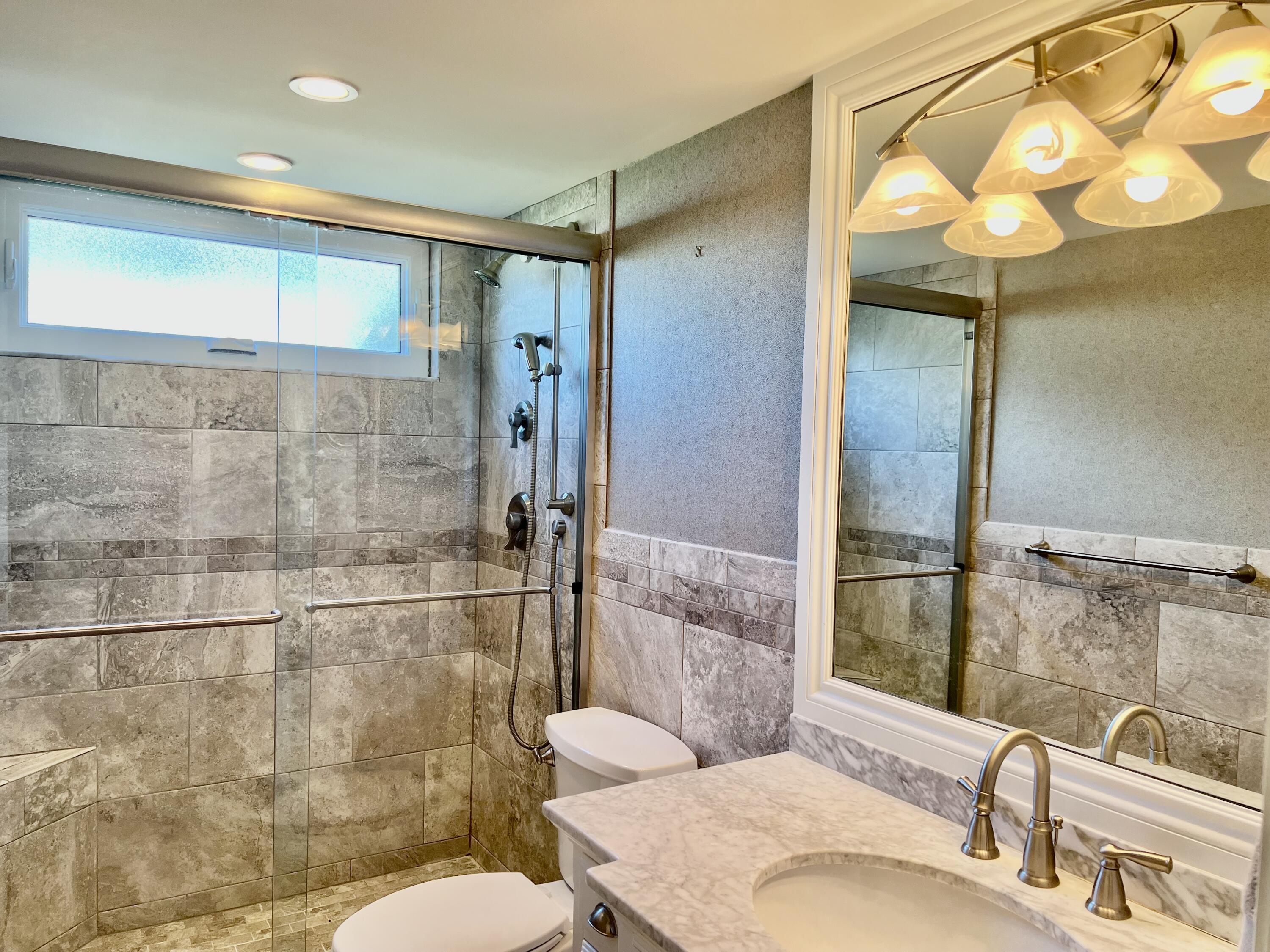 3658 North Quail Ridge Drive, Unit GREEN HERON S Boynton Beach, FL 33436 - Photo 20 of 55 Guest Bath