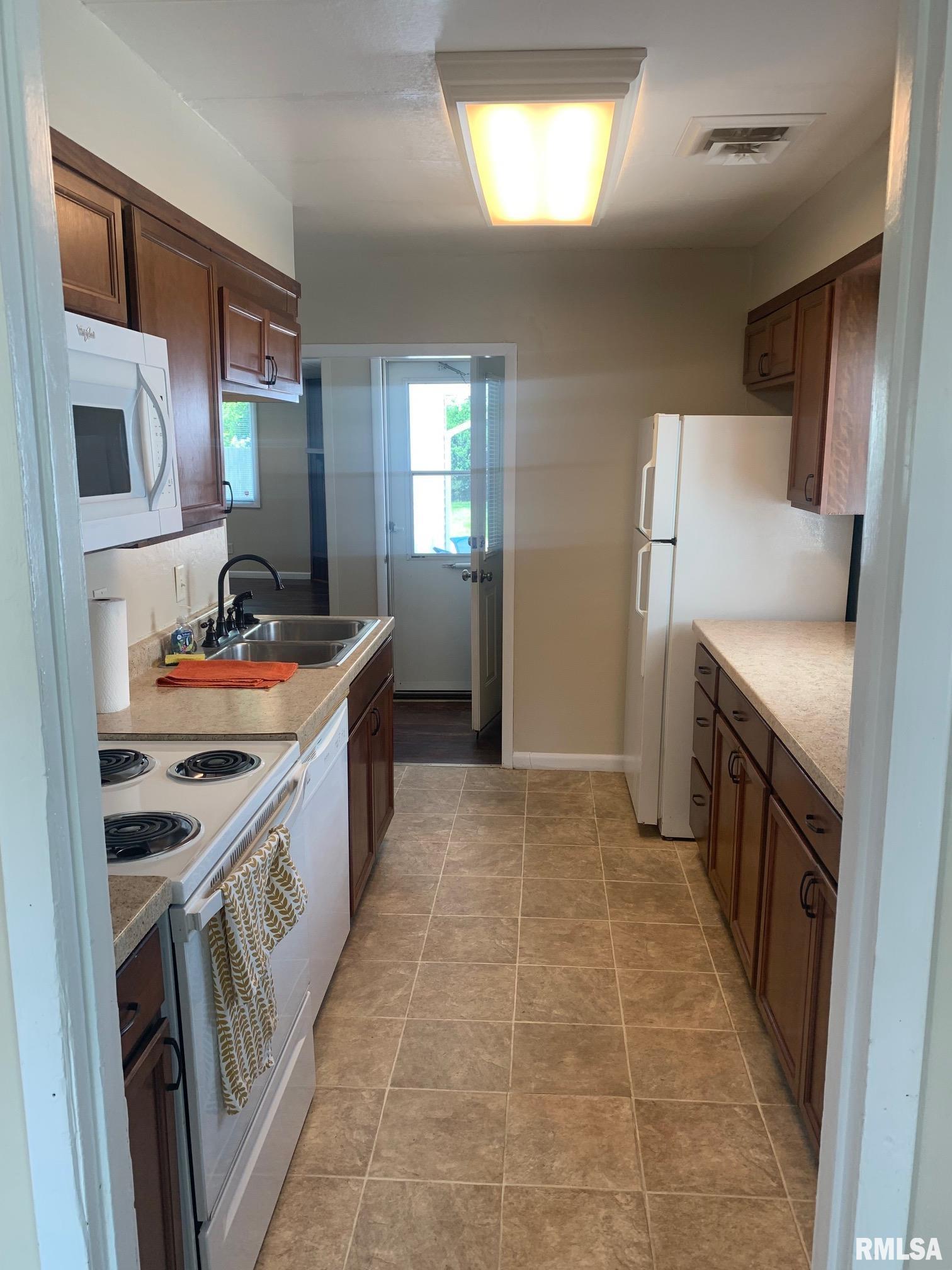 2205 East Converse Street Springfield, IL 62702 - Photo 6 of 14
